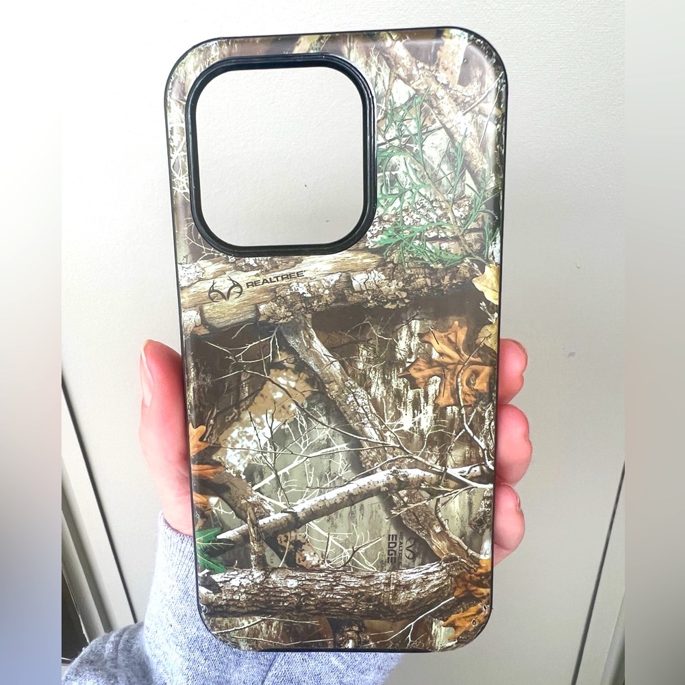OtterBox Symmetry Series | Camouflage Case for iPhone 15 Pro (Partial MagSafe)